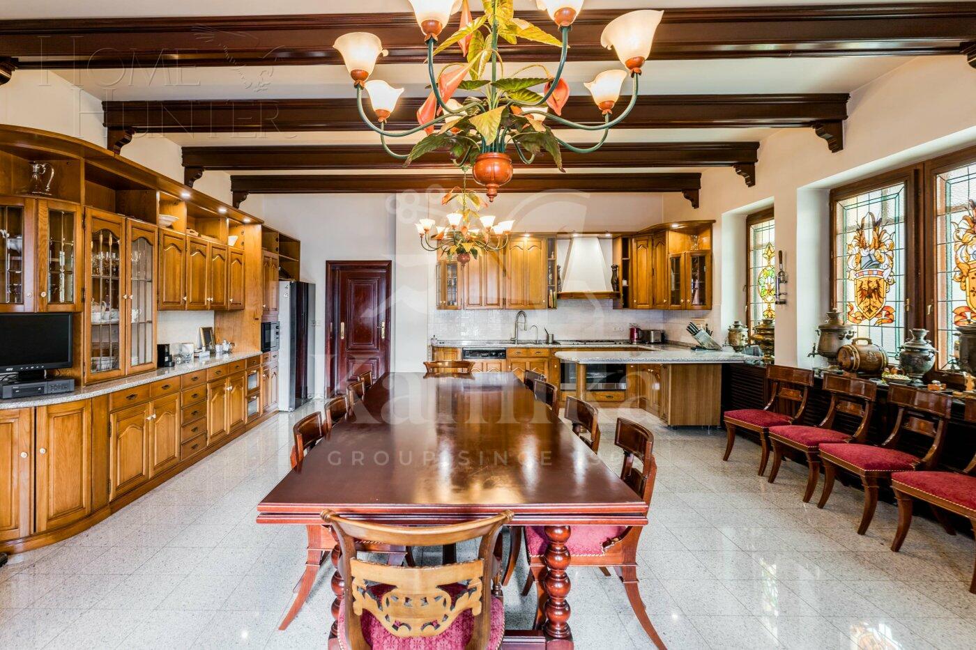 2-этажный коттедж 750 м² с отделкой