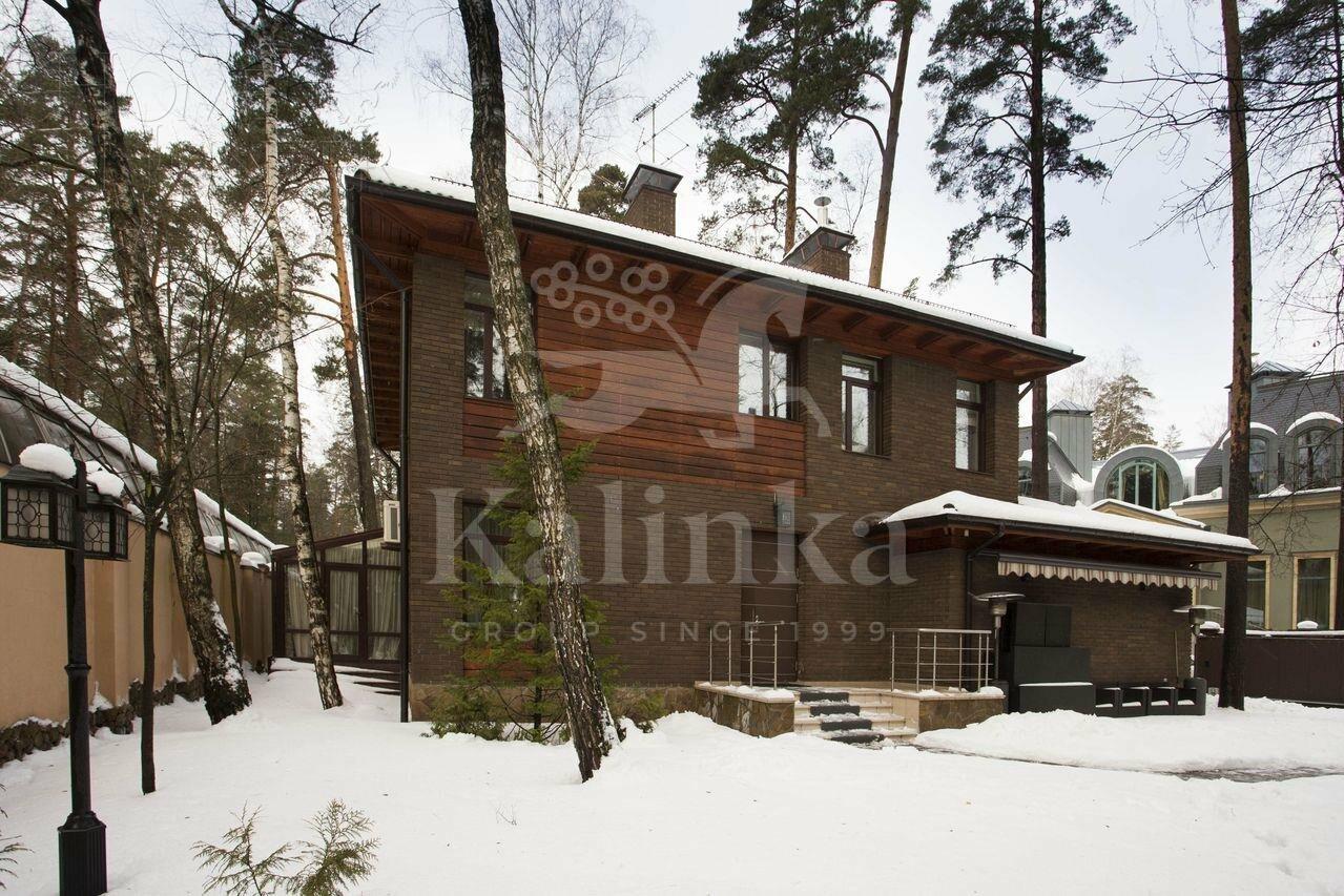 2-этажный коттедж 450 м² с отделкой