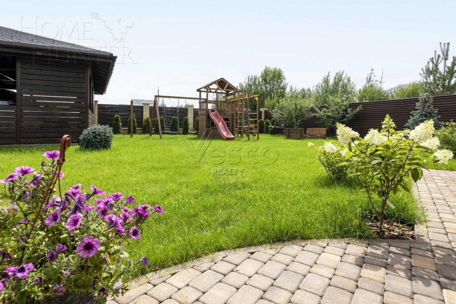 2-этажный коттедж 270 м² с отделкой