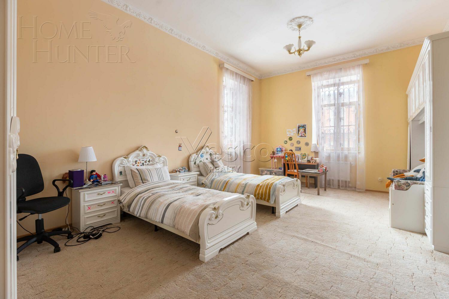 2-этажный коттедж 1 500 м² с отделкой