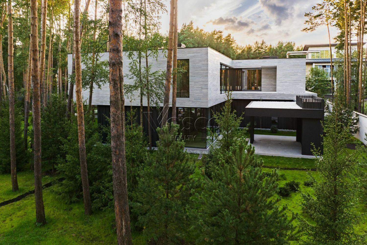 2-этажный коттедж 1 050 м² без отделки