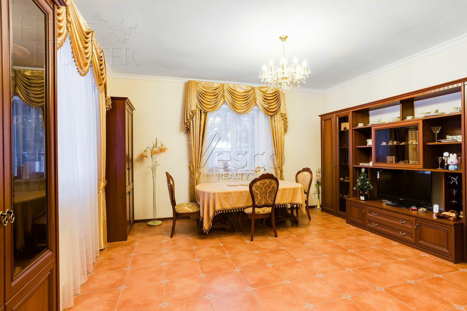 3-этажный коттедж 256 м² с отделкой