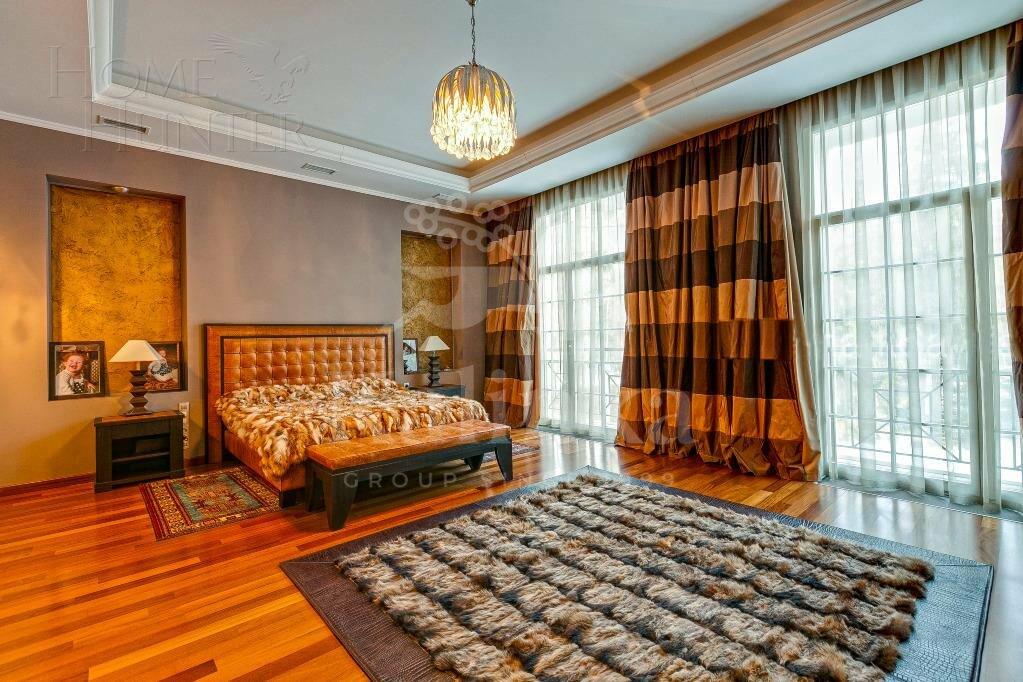 3-этажный коттедж 1 600 м² с отделкой