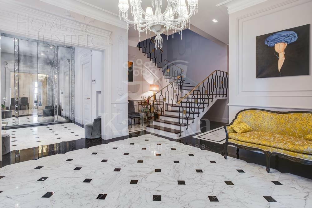 3-этажный коттедж 560 м² с отделкой