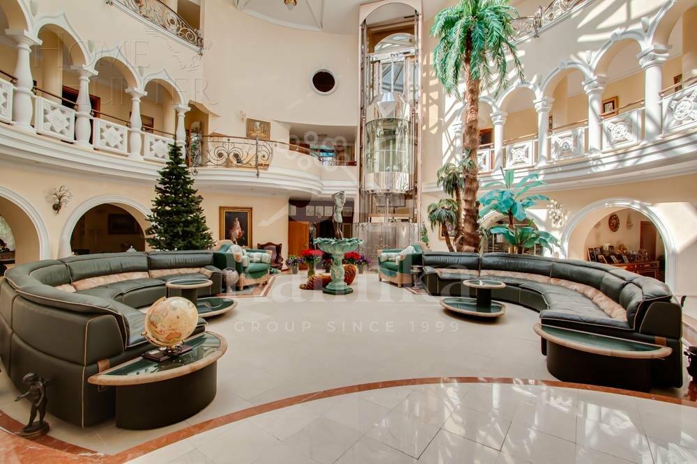 4-этажный коттедж 1 352 м² с отделкой