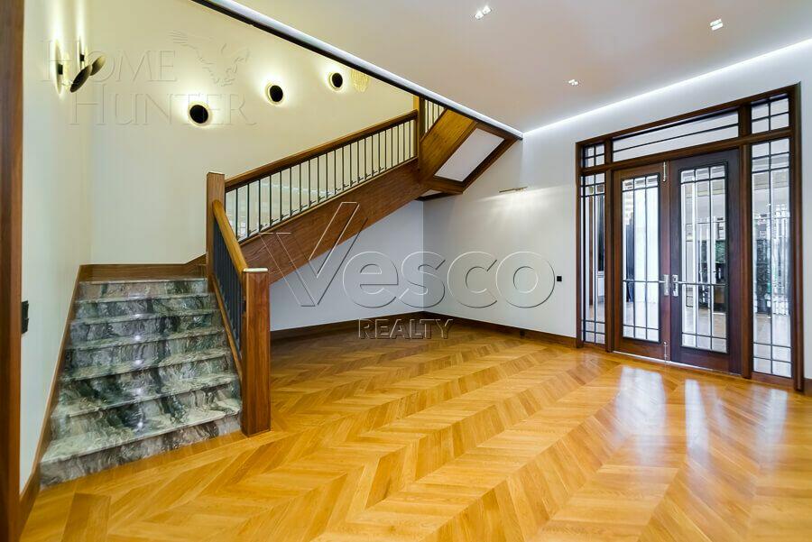 2-этажный коттедж 989.7 м² с отделкой