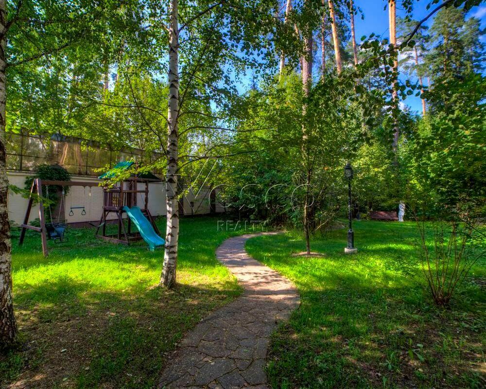 3-этажный коттедж 1 450 м² с отделкой