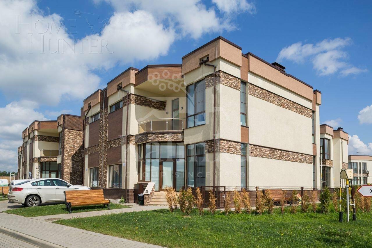 2-этажный таунхаус 220 м² с отделкой