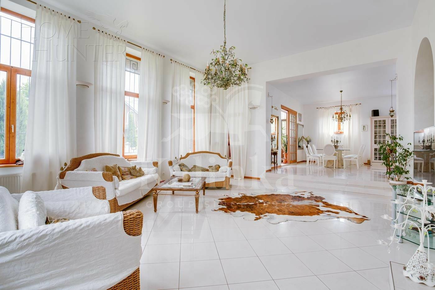 2-этажный коттедж 550 м² с отделкой