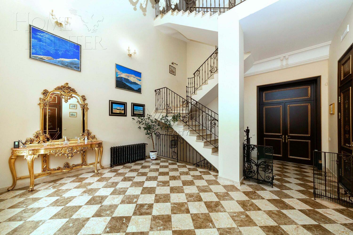 2-этажный коттедж 980 м² с отделкой