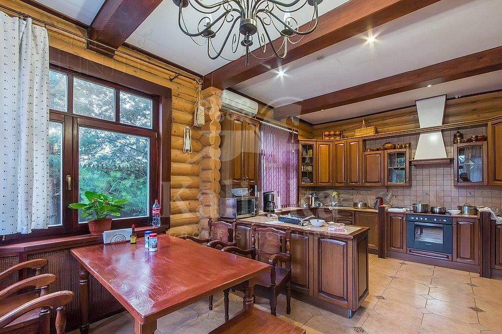 3-этажный коттедж 700 м² с отделкой