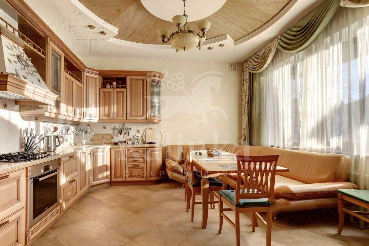 2-этажный коттедж 500 м² с отделкой