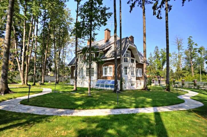 2-этажный коттедж 670 м² с отделкой