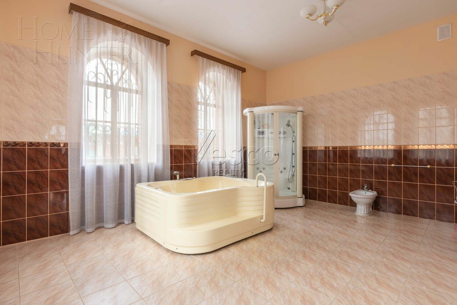 2-этажный коттедж 1 500 м² с отделкой