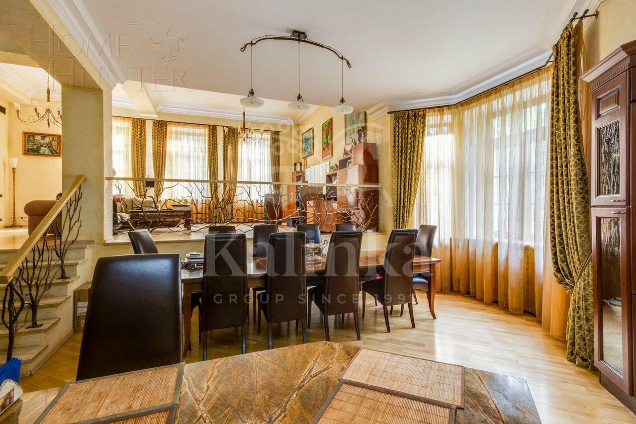 2-этажный коттедж 550 м² с отделкой