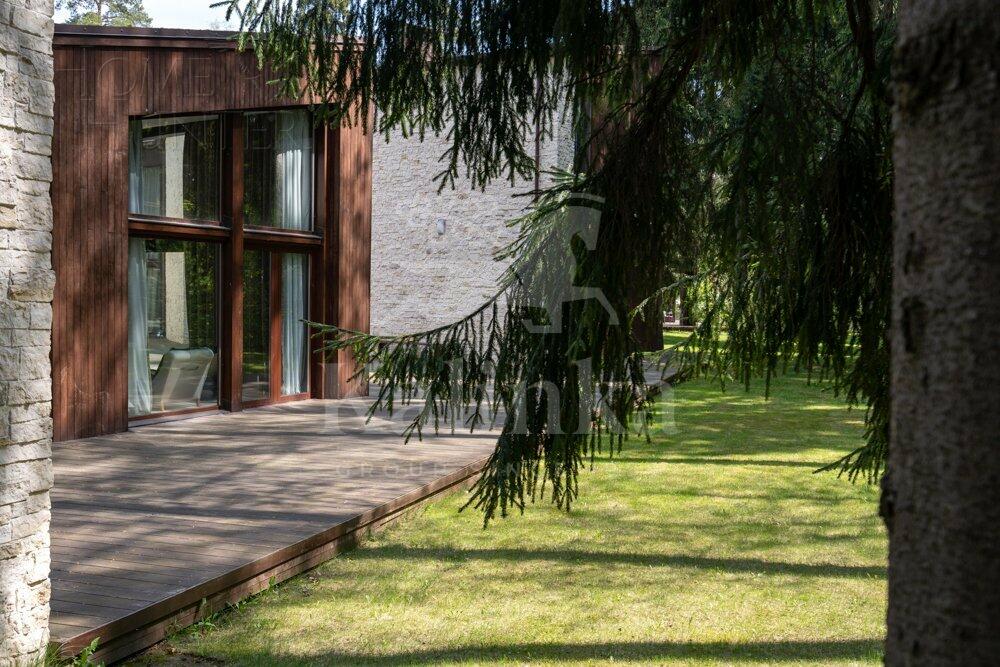 2-этажный коттедж 2 700 м² с отделкой