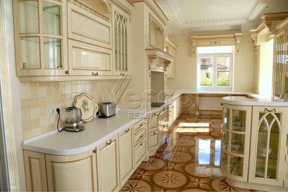 2-этажный коттедж 650 м² с отделкой