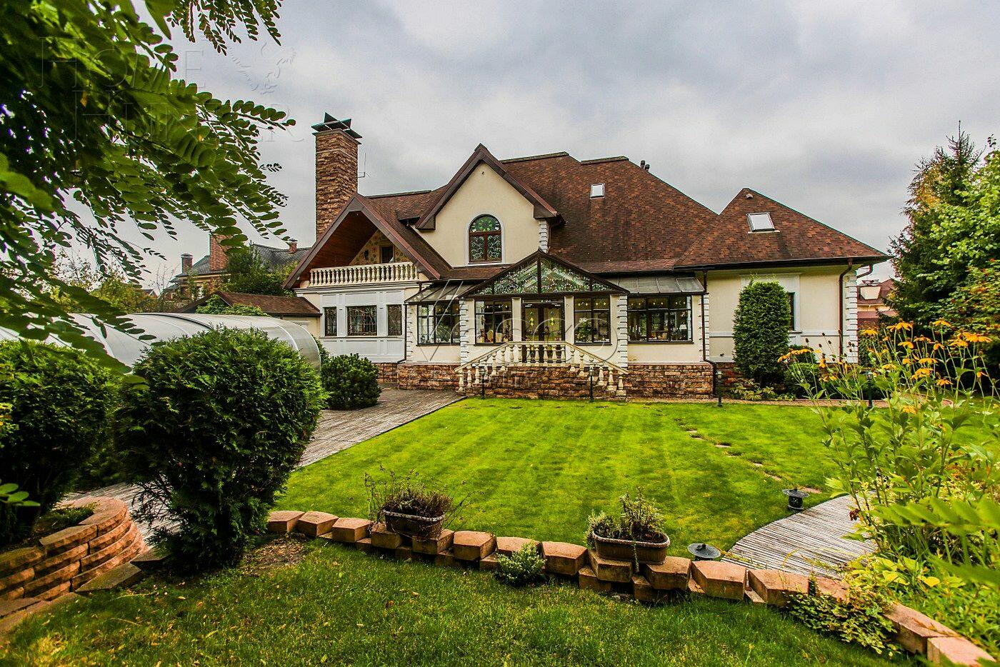 2-этажный коттедж 720 м² с отделкой