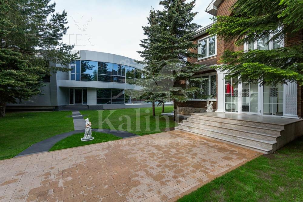 2-этажный коттедж 580 м² с отделкой