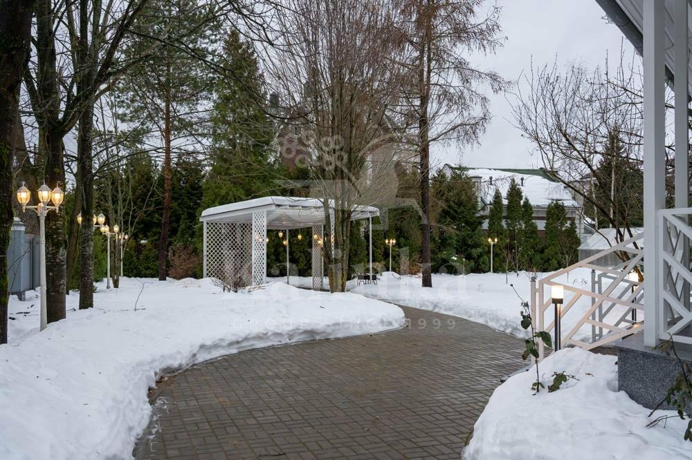 3-этажный коттедж 400 м² с отделкой