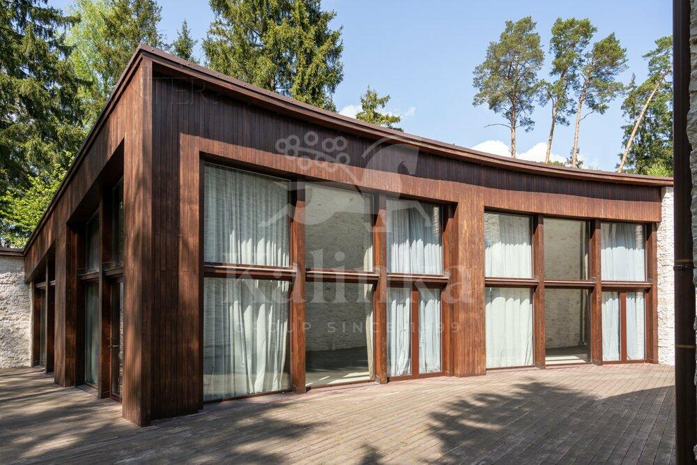 2-этажный коттедж 2 700 м² с отделкой