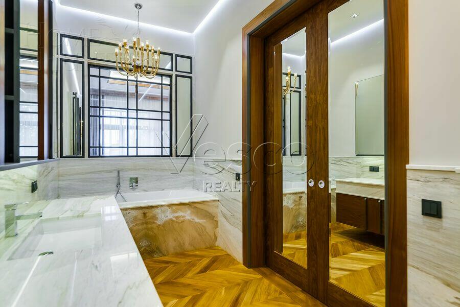 2-этажный коттедж 989.7 м² с отделкой