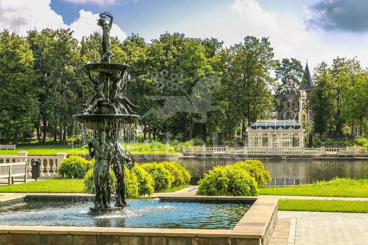 4-этажный таунхаус 362.6 м² без отделки