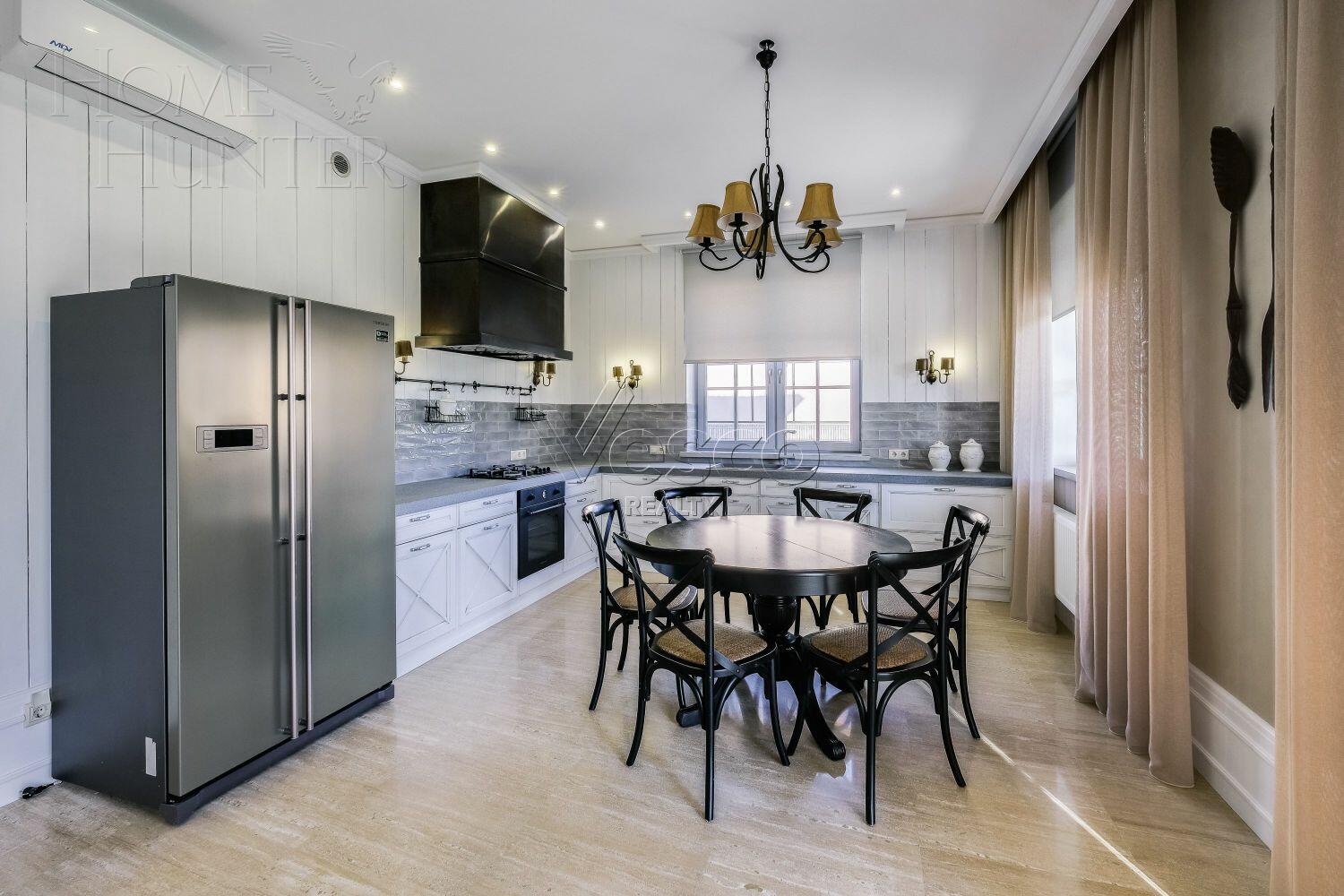 2-этажный коттедж 200 м² с отделкой