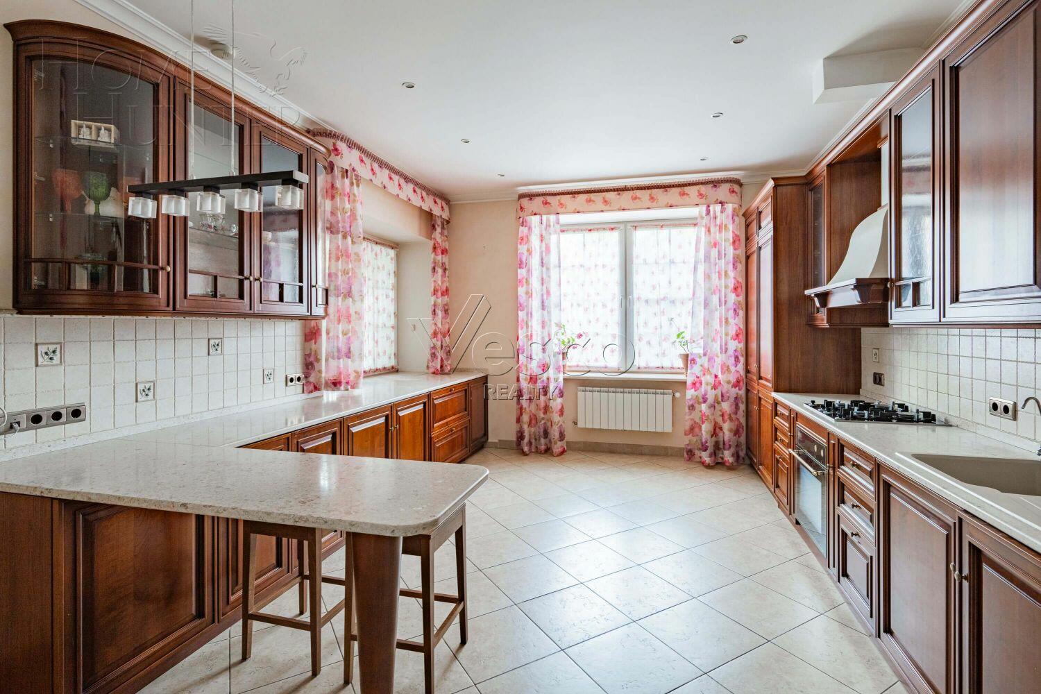 2-этажный коттедж 495 м² с отделкой