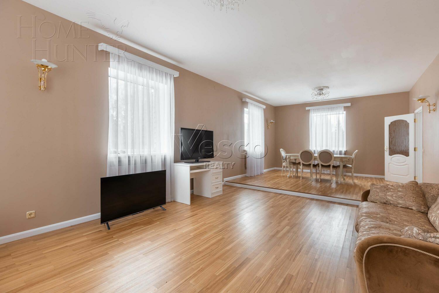 2-этажный коттедж 1 500 м² с отделкой