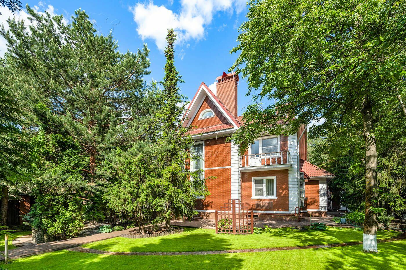 2-этажный коттедж 765 м² с отделкой