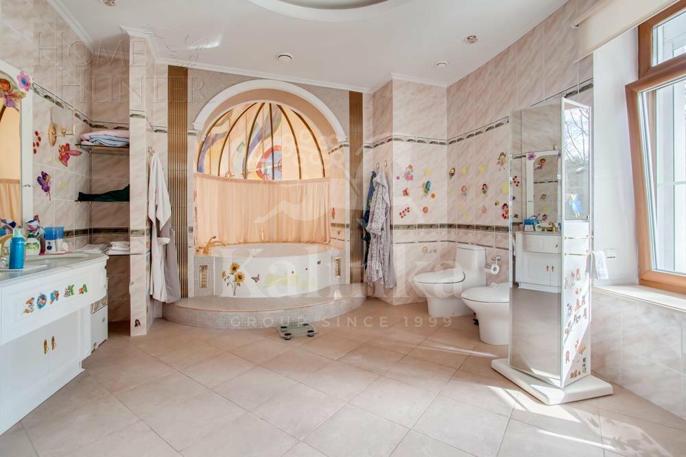 4-этажный коттедж 1 352 м² с отделкой