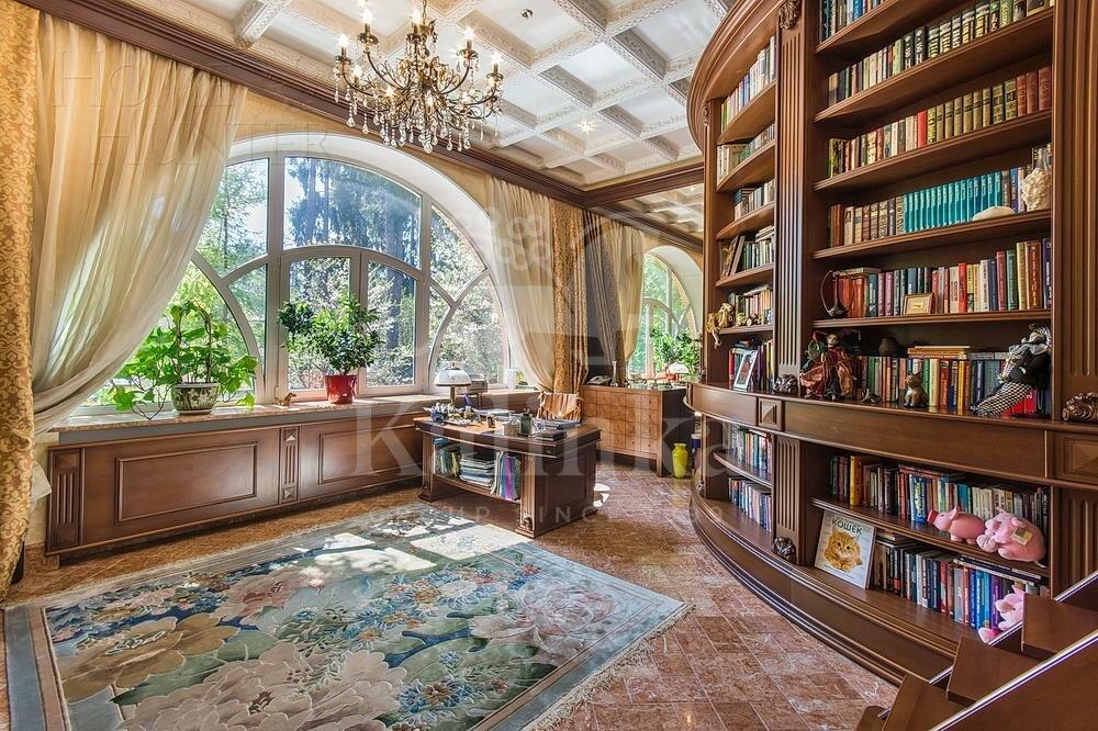 4-этажный коттедж 1 000 м² с отделкой