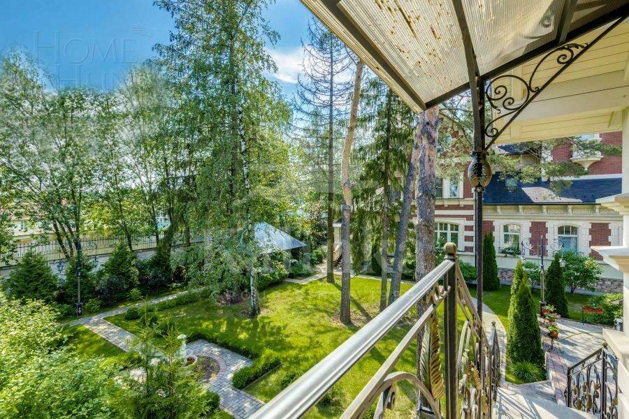 3-этажный коттедж 580 м² с отделкой