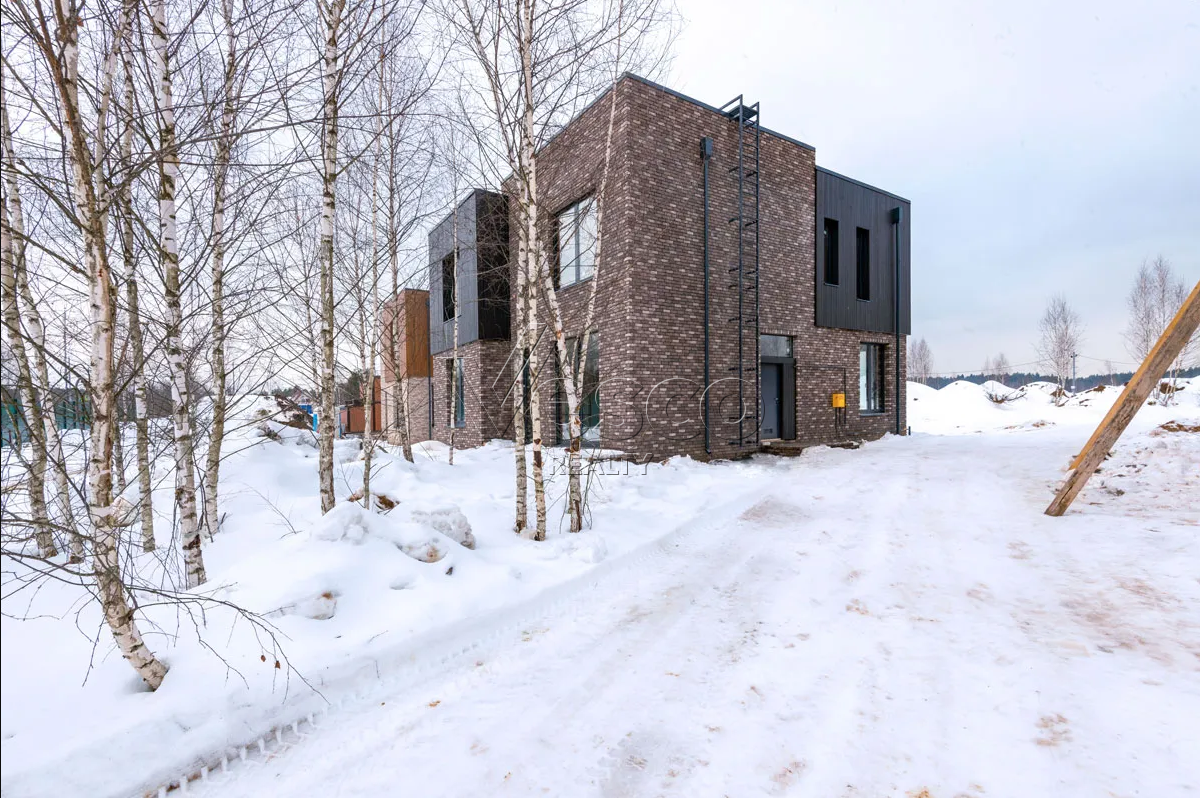 2-этажный коттедж 290.6 м² без отделки