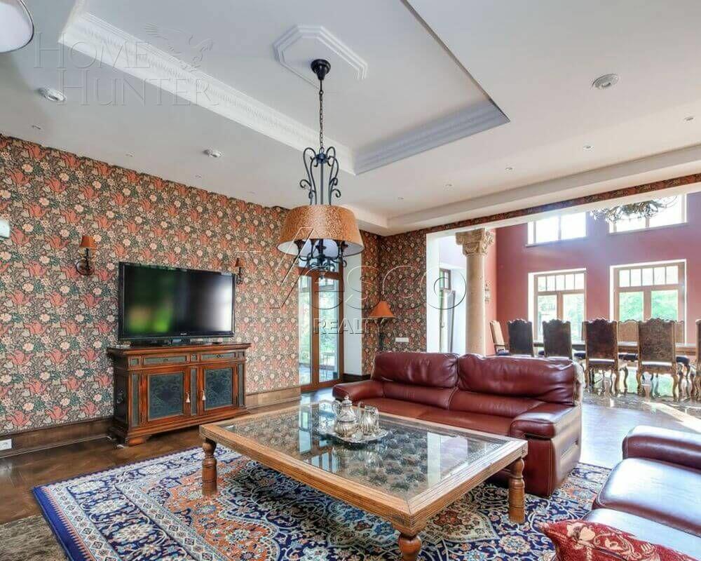 3-этажный коттедж 1 450 м² с отделкой