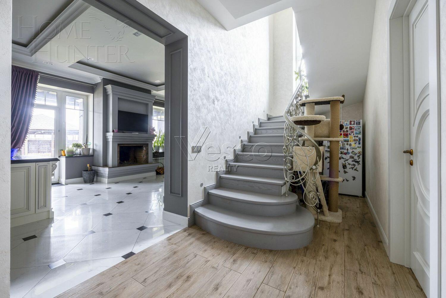 2-этажный коттедж 270 м² с отделкой