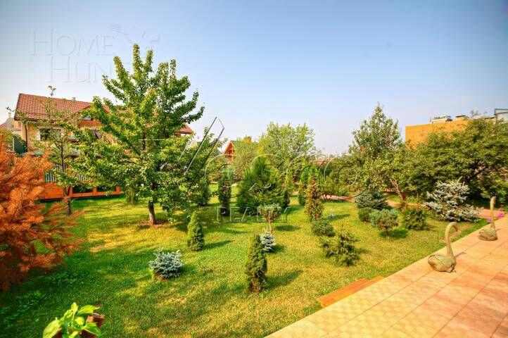 2-этажный коттедж 1 350 м² с отделкой