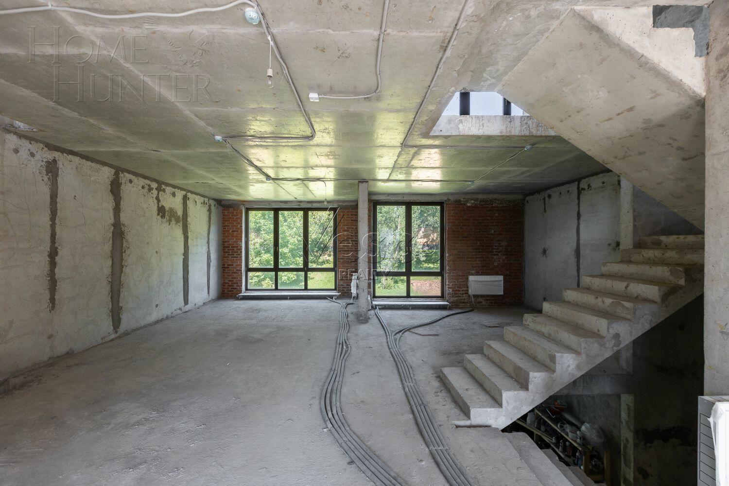 4-УРОВНЕВЫЙ ТАУНХАУС БЕЗ ОТДЕЛКИ 420 М² НА 1 ЭТАЖЕ