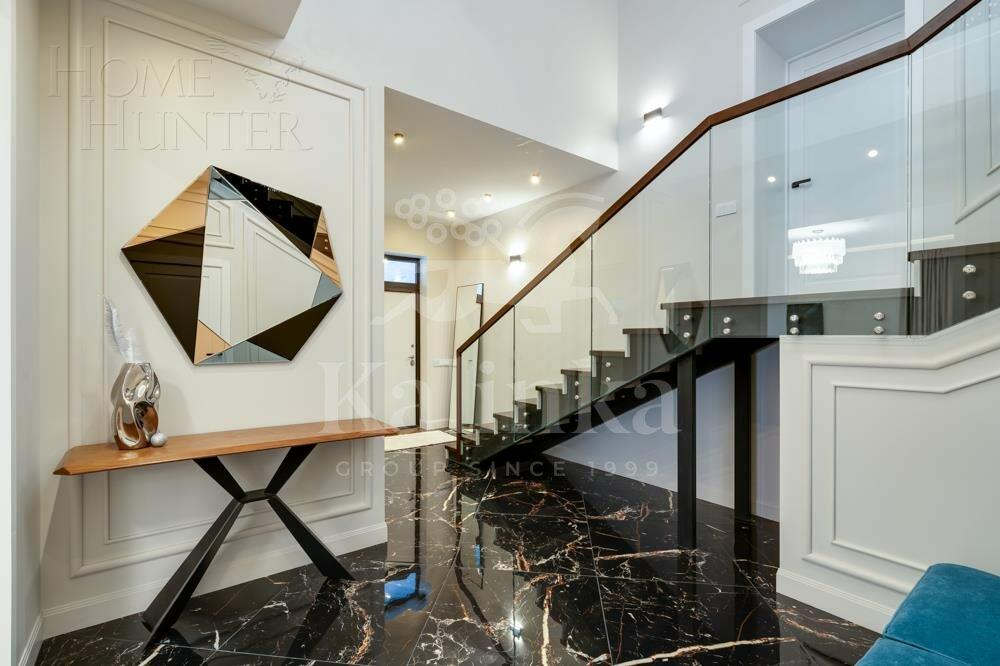 3-этажный коттедж 400 м² с отделкой