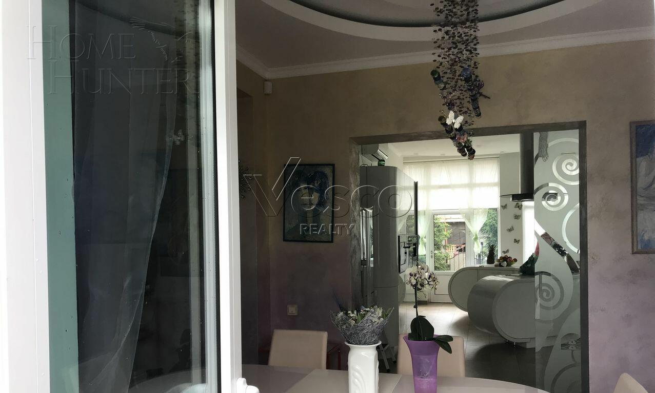 3-этажный коттедж 750 м² с отделкой