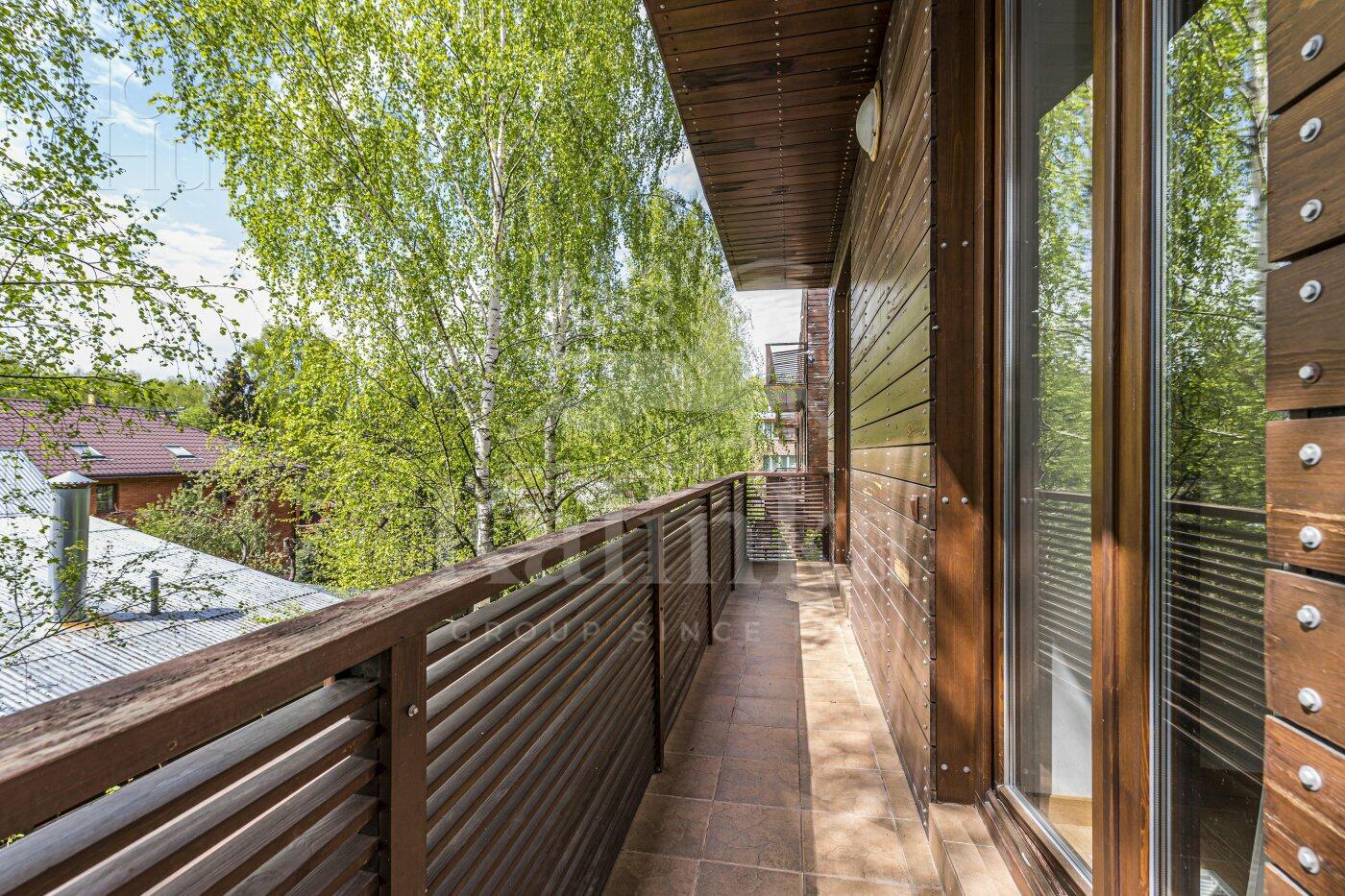 2-этажный таунхаус 380 м² с отделкой