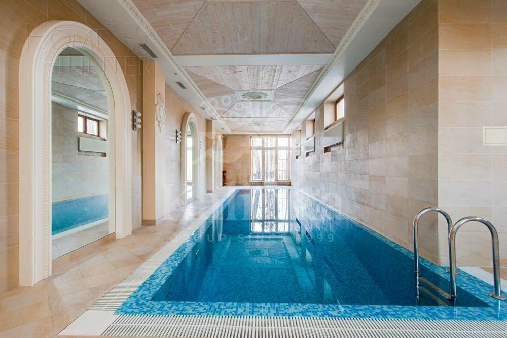 3-этажный коттедж 1 000 м² с отделкой