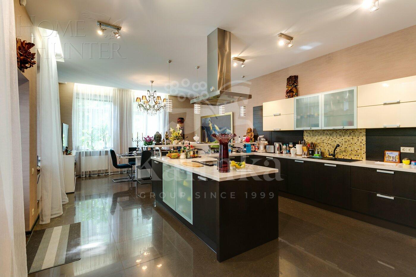 2-этажный коттедж 868 м² с отделкой