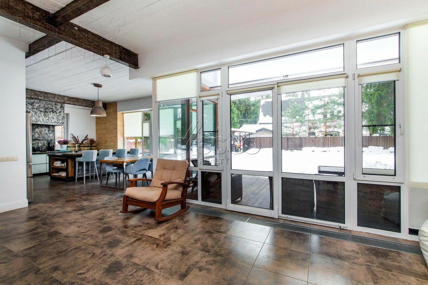 2-этажный коттедж 300 м² с отделкой