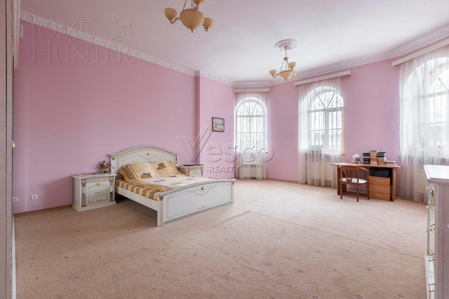 2-этажный коттедж 1 500 м² с отделкой