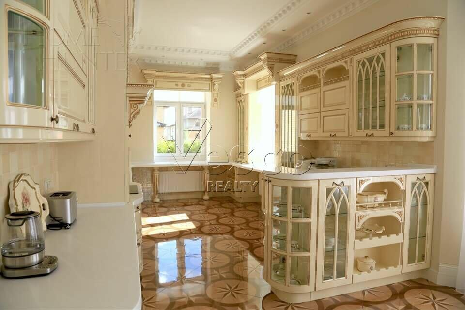 2-этажный коттедж 650 м² с отделкой