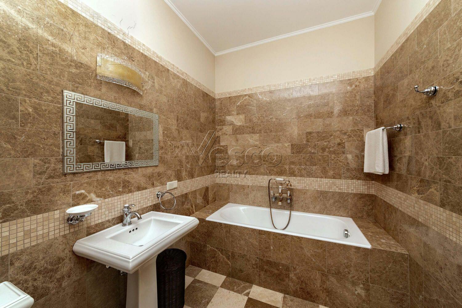 2-этажный коттедж 980 м² с отделкой