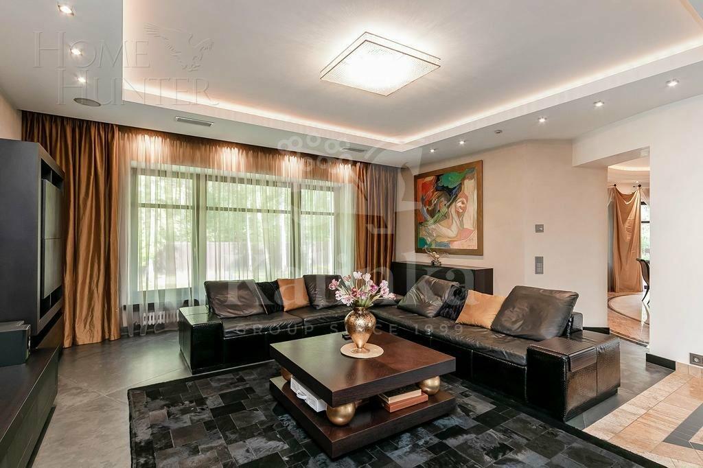 3-этажный коттедж 2 000 м² с отделкой