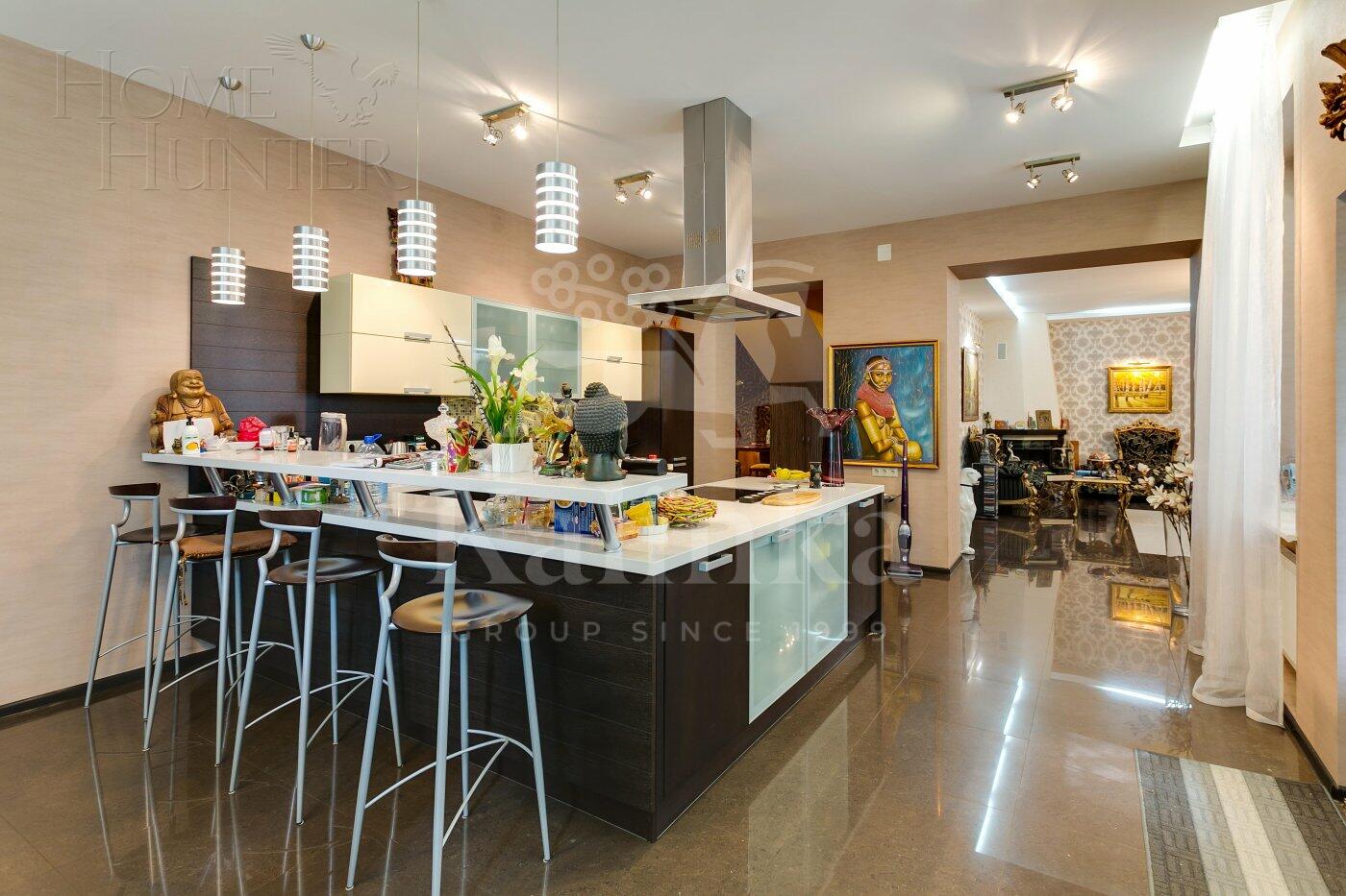 2-этажный коттедж 868 м² с отделкой